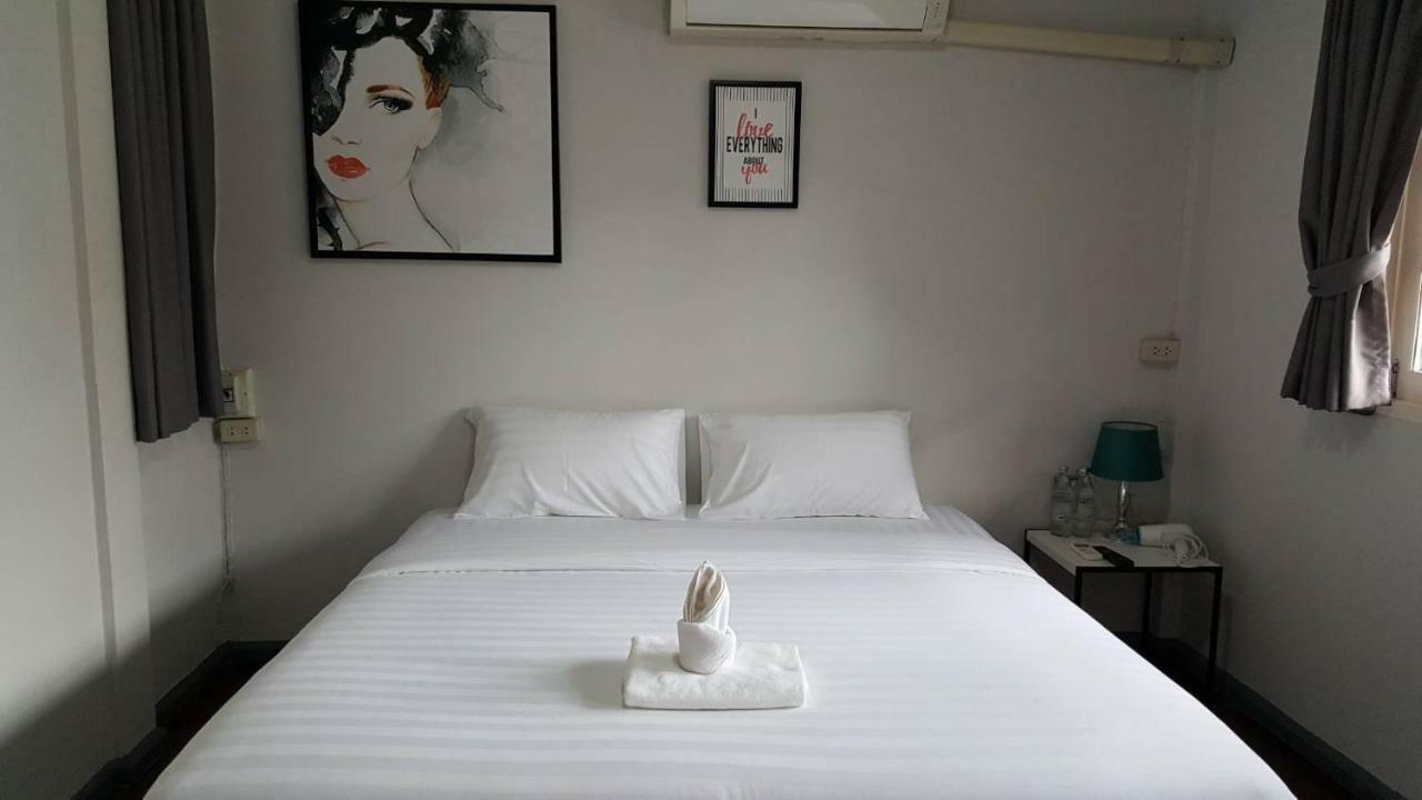 Maya Bed And Food Hostel Chiang Mai Exterior photo